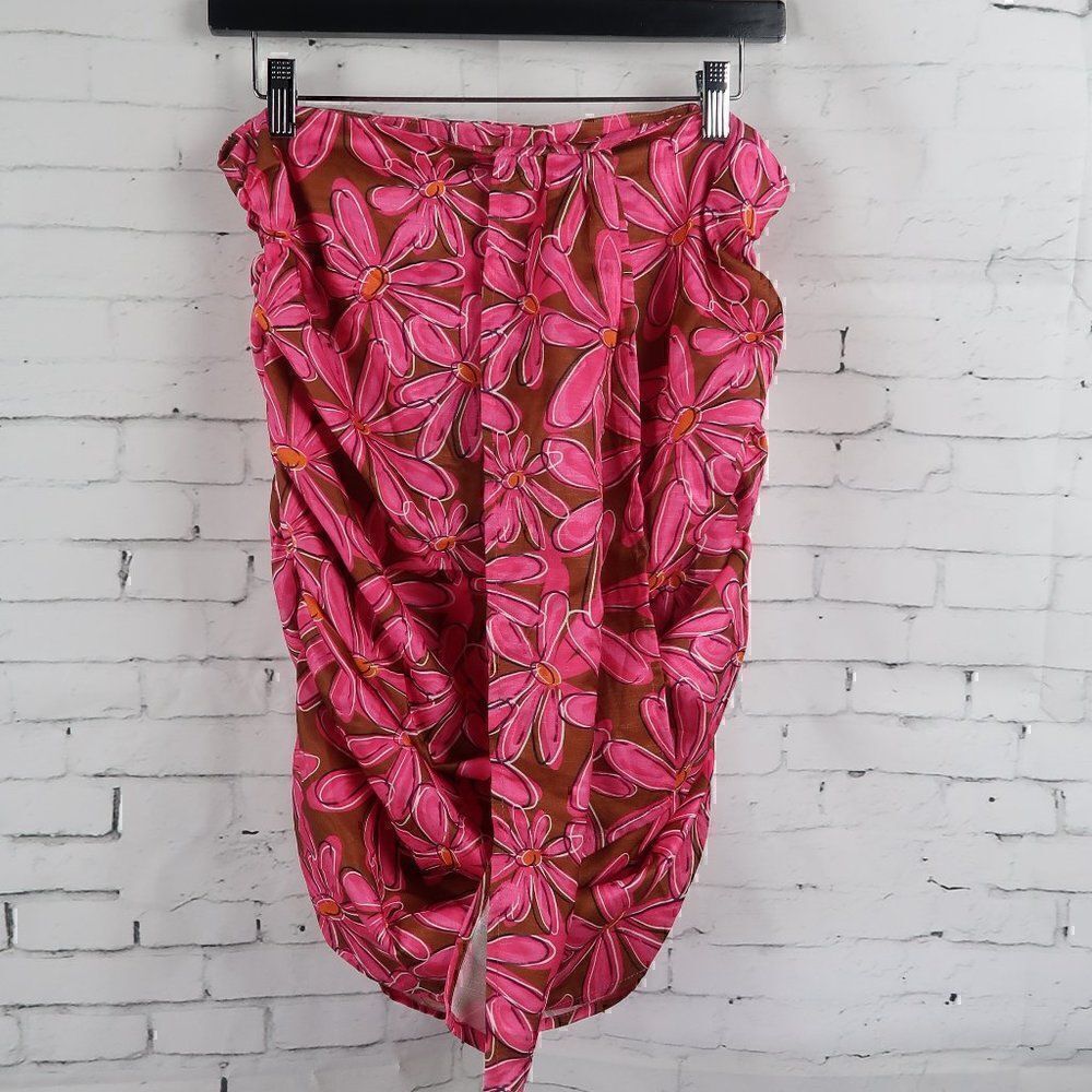 PRETTYLITTLETHING PETITE PINK FLORAL PRING DRAPE MINI SKIRT SIZE 8 NWT